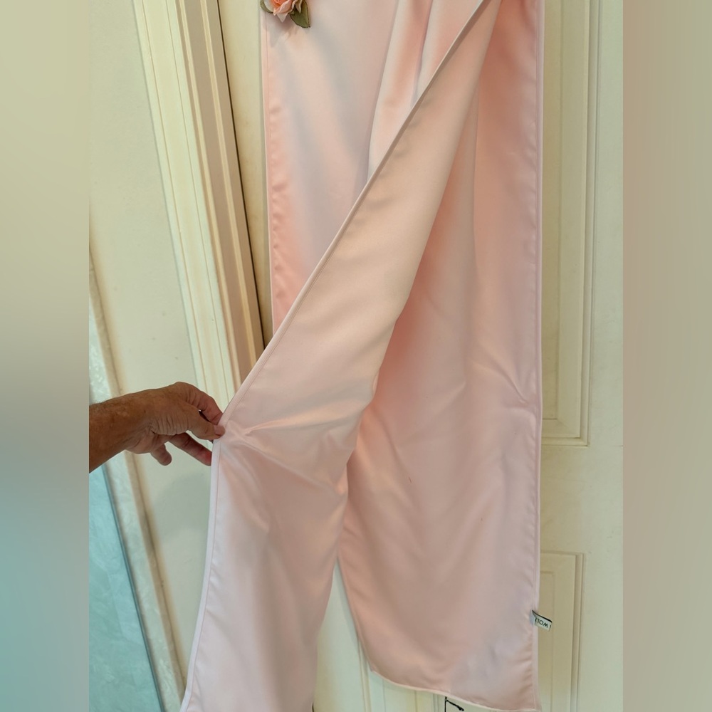 Ilana Wolf NWT Pink Satin Evening Wrap w/ Silk Flower Embellishment. Gorgeous! - Picture 5 of 16
